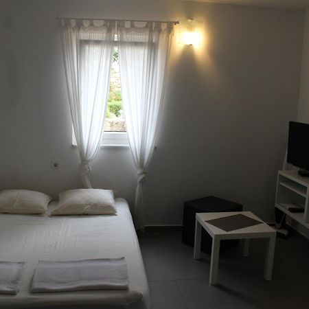 Apartmani Vrancic Mandre Buitenkant foto