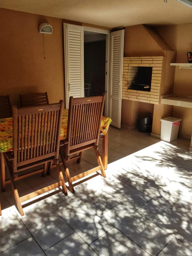 Apartmani Vrancic Mandre Buitenkant foto