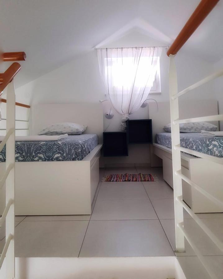 Apartmani Vrancic Mandre Buitenkant foto