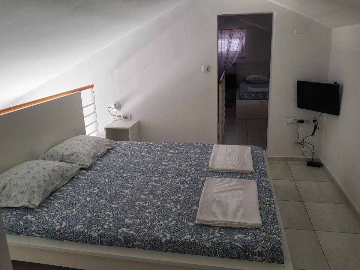 Apartmani Vrancic Mandre Buitenkant foto