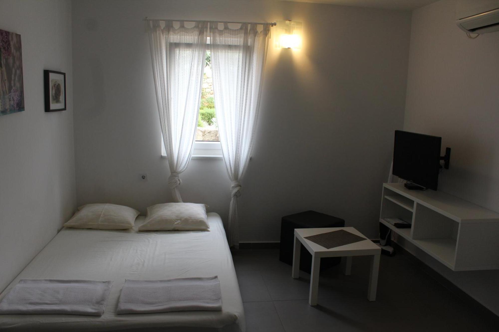 Apartmani Vrancic Mandre Buitenkant foto
